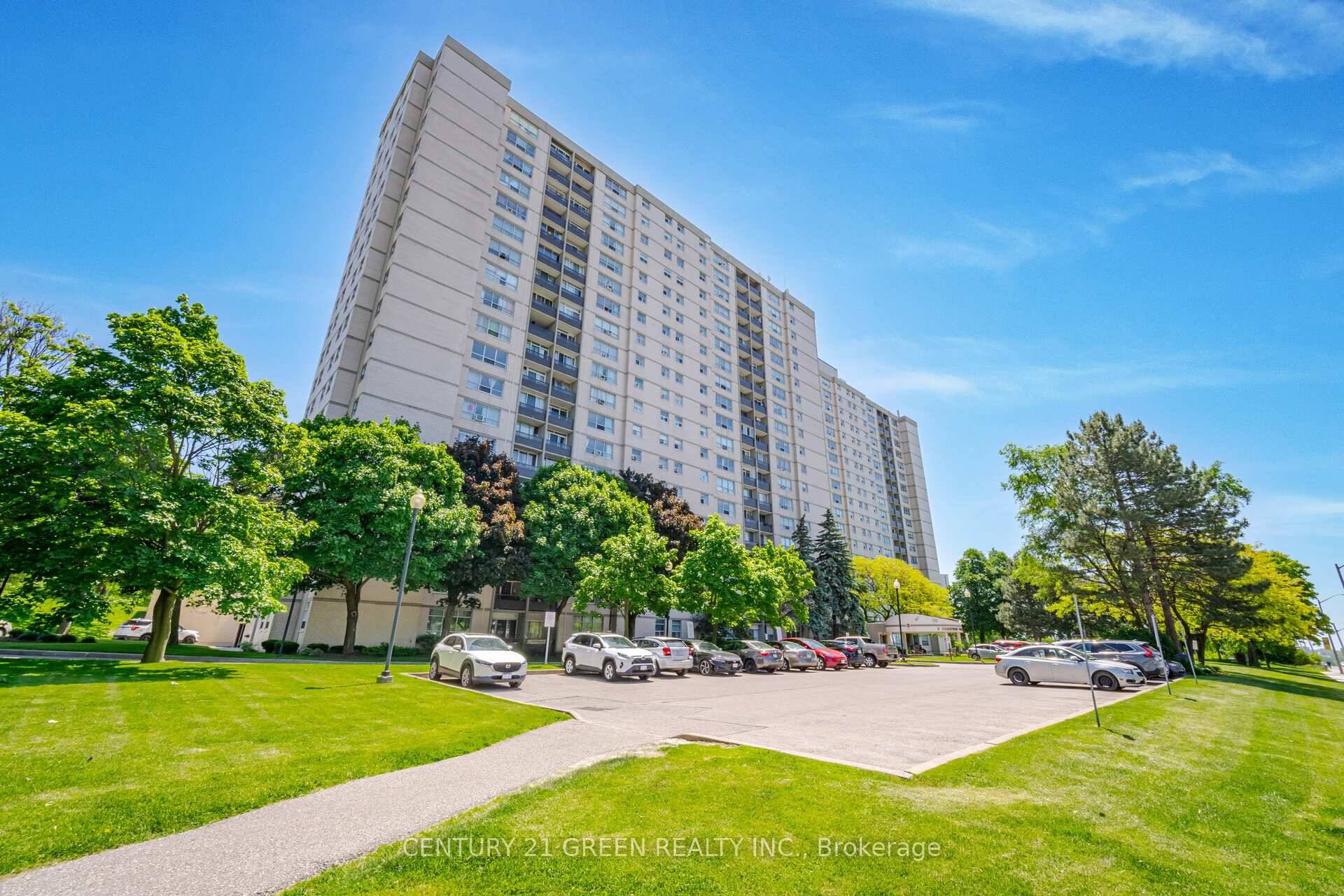 3 Bedroom Den, Corner Unit with natural light and beautiful views, Spacious layout for family or home office.