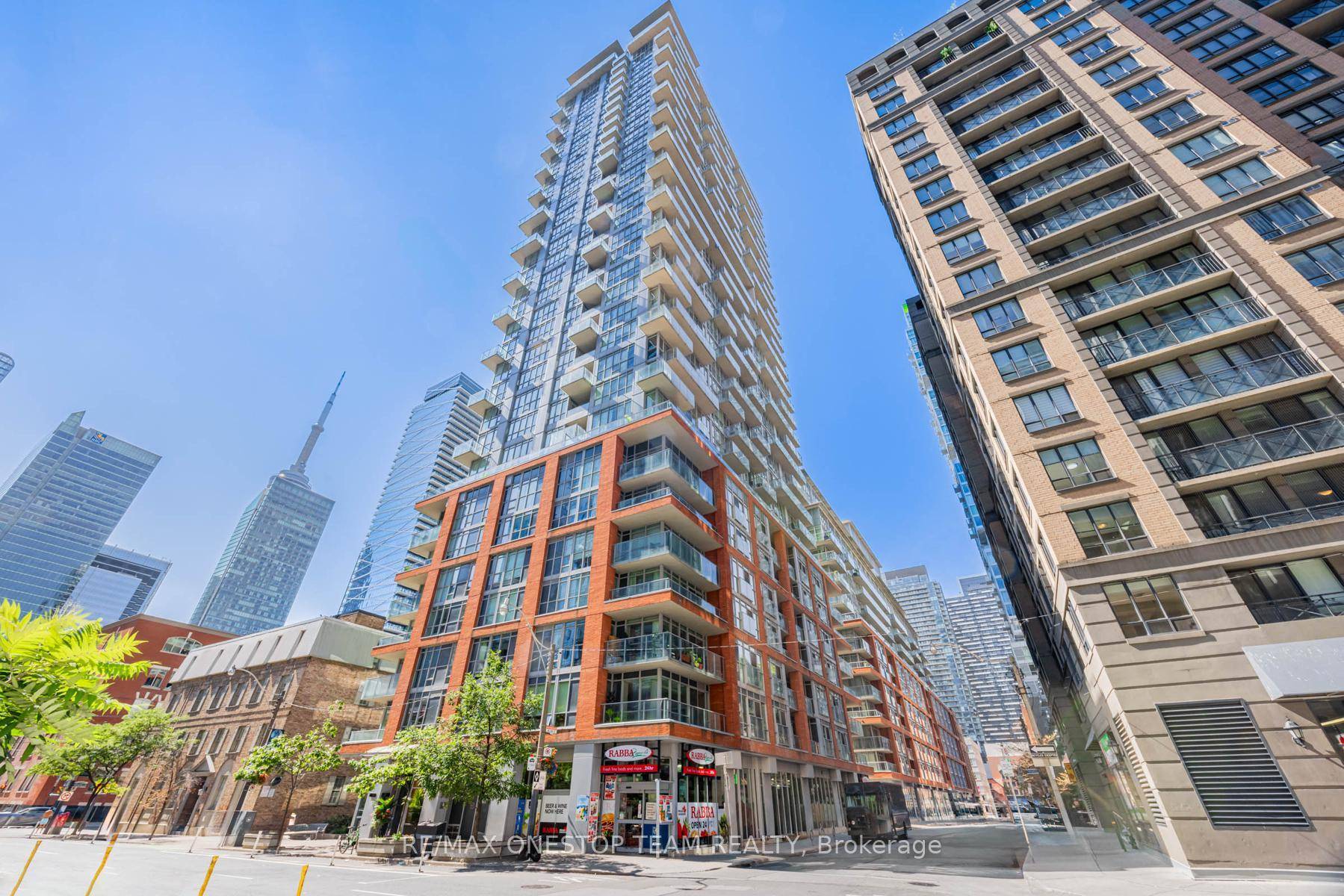 Executive 3 Bed 2 Bath Suite, Open Concept Boutique Style Corner Unit Facing South East With Spectacular South Lake View amp ; 2 Huge Balconies With Unobstructed View Of Toronto ...