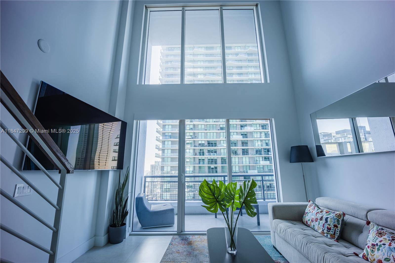 Enjoy the ultimate comfort and convenience with this fully furnished apartment, featuring all the amenities you need to live in style.