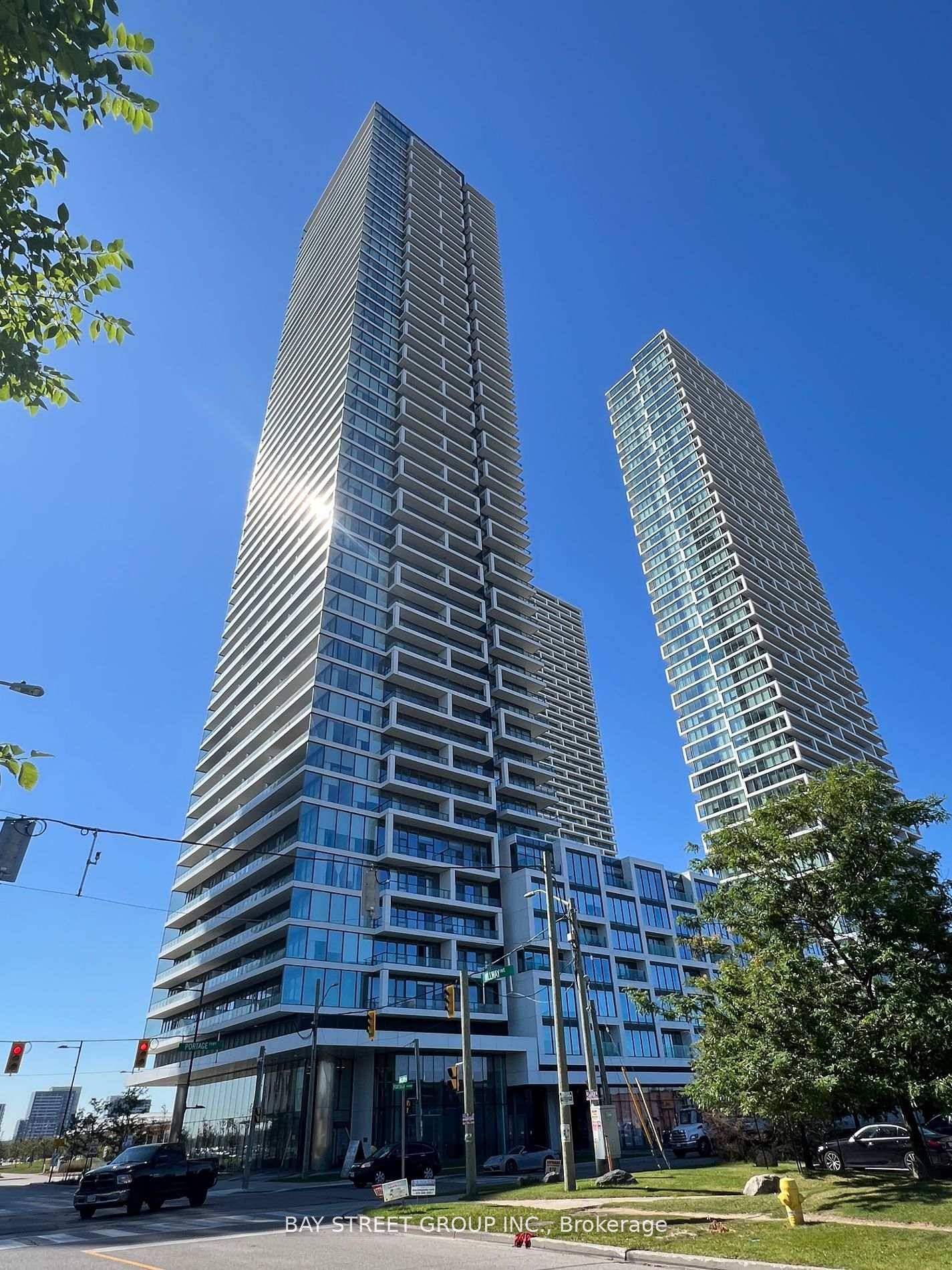 Luxury 2 Bed At The Stunning Transit City 3 East Tower In A Prime Location In Vaughan Metropolitan Centre.