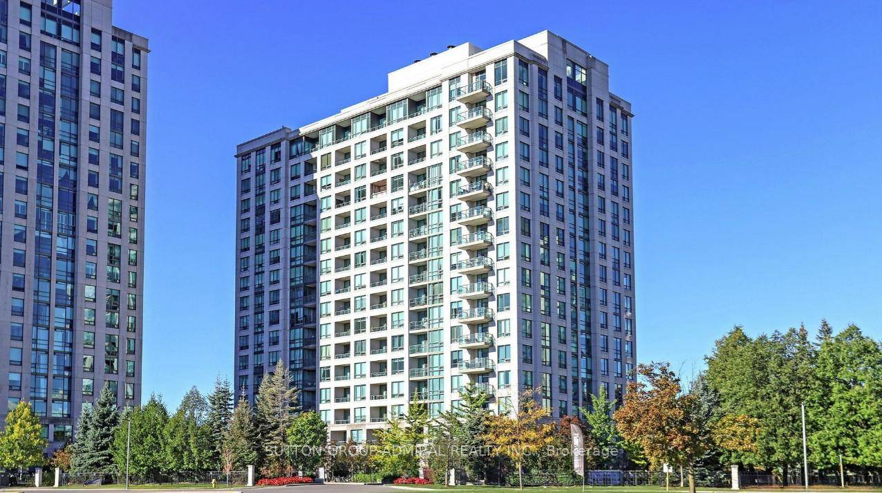 Spacious And Beautiful Unit Filled With Exceptional Features !