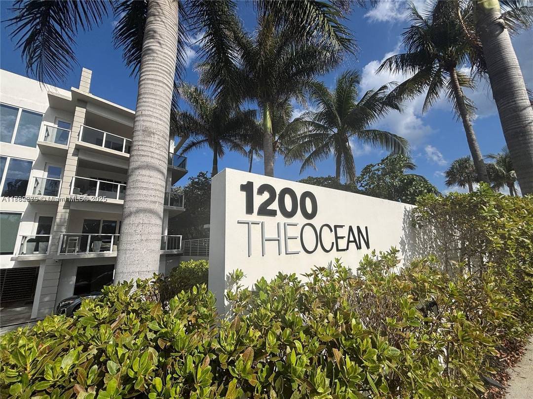 Located in an exclusive boutique building with only 18 almost new residences, this luxurious 3 bedroom, 3 bath condo on prestigious Hillsboro Mile offers the ultimate beachfront lifestyle.