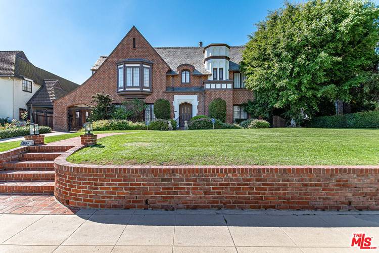 165  N Las Palmas Ave 5BR Mid Wilshire La