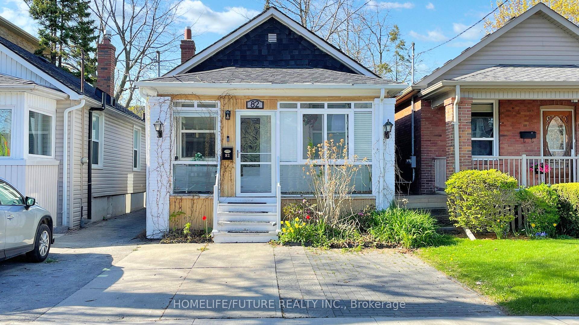 Welcome To 82 Heman St, 2 1 Br And 2 Full Bath, Bungalow In Highly Sought After Lakeside Neighborhood In Mimco, Fully Renovated With Masterful Finishes And Self Contained Basement ...