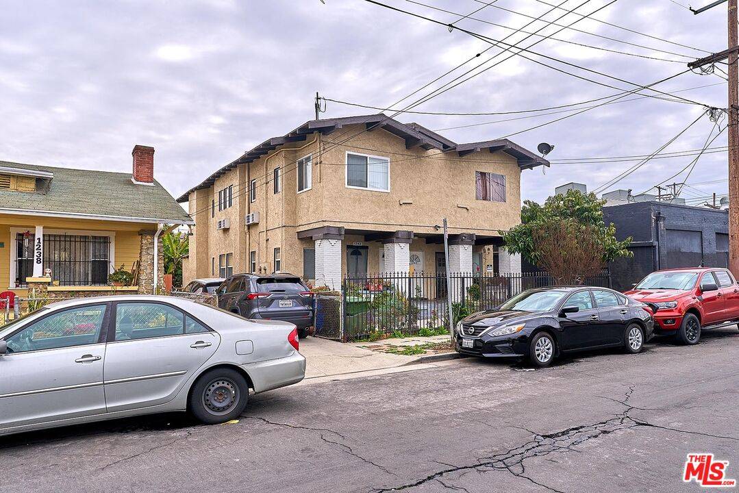 1242 S Kingsley Dr 4BR La