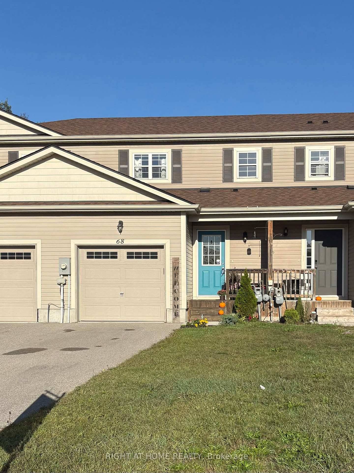 Welcome to 68 Little Ryans Way in beautiful Bracebridge, Ontario !