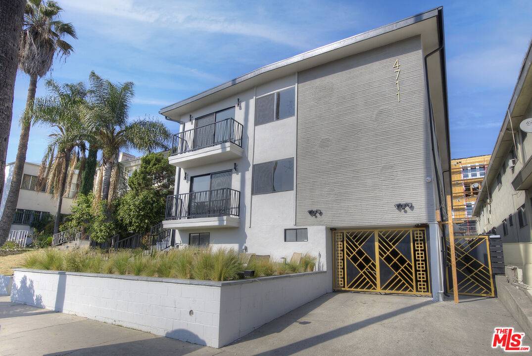 4711 Beverly Blvd 12BR Mid Wilshire La