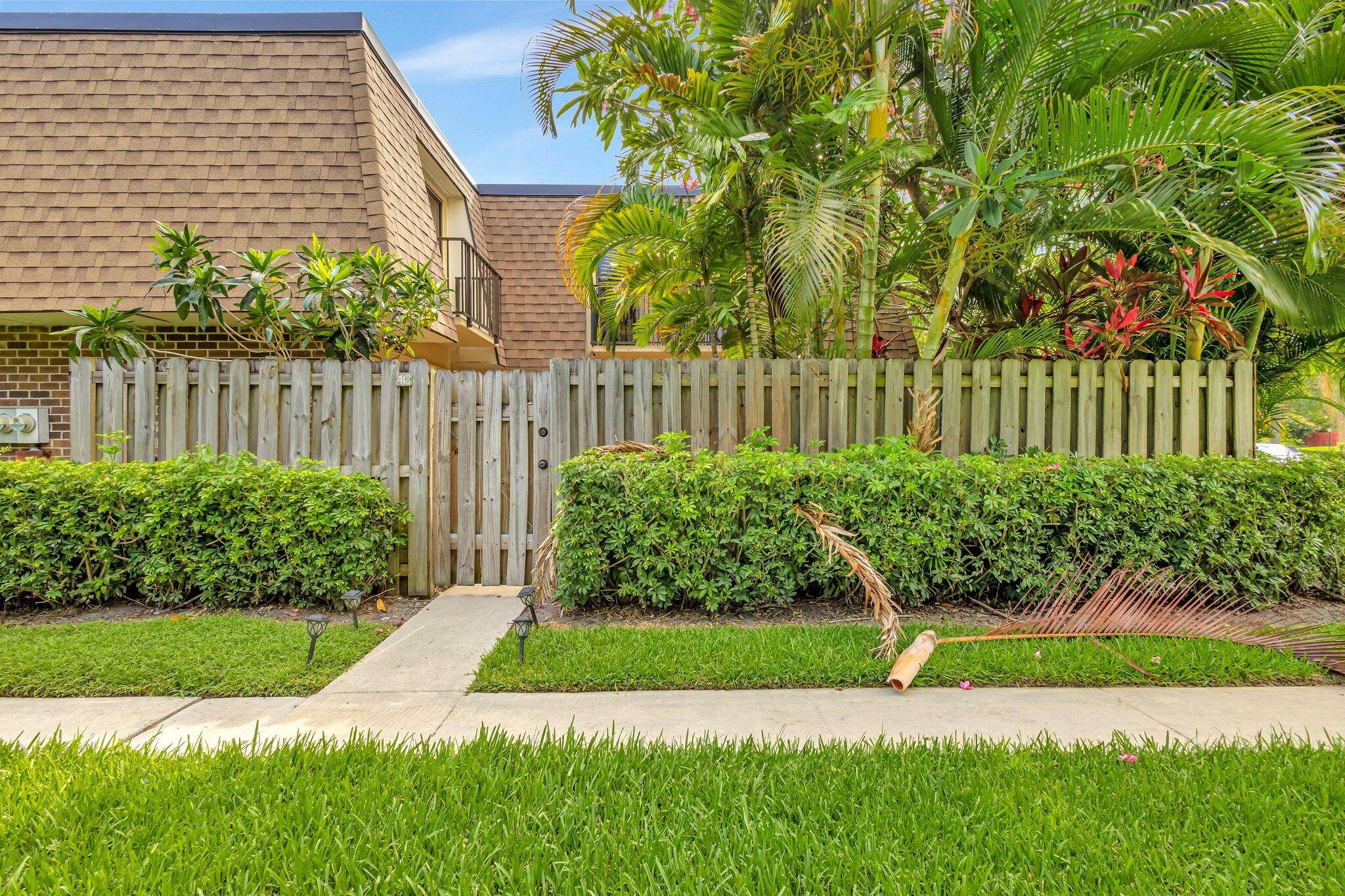 Step into this beautifully home, where comfort meets convenience.