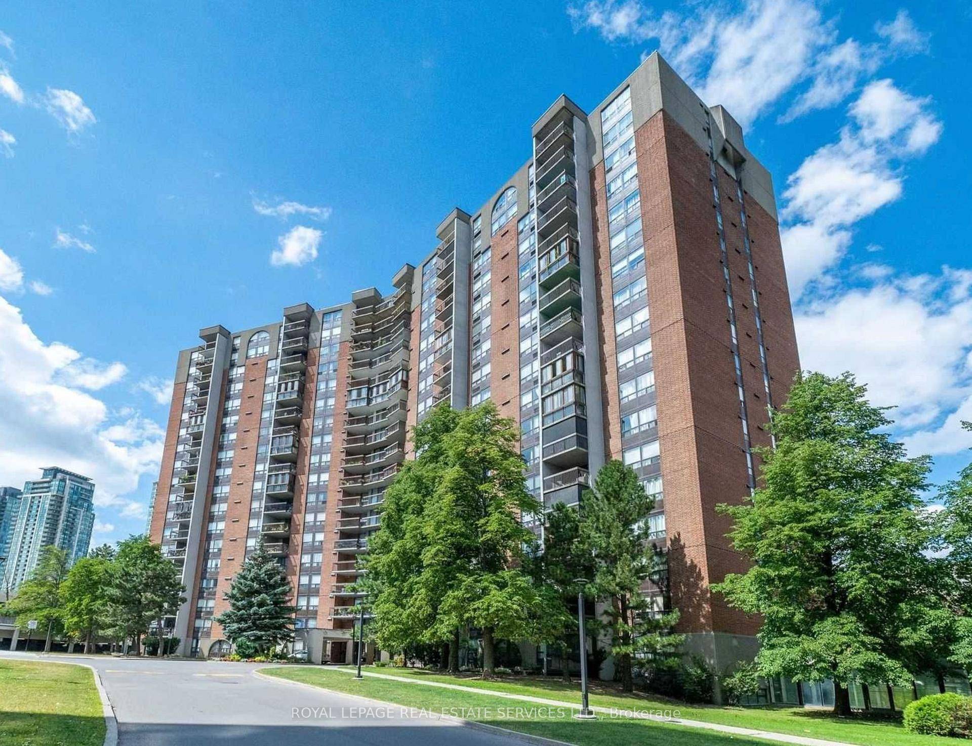 This well kept, oversized and fully furnished condo in the heart of Mississauga offers a bright and functional layout with 3 spacious bedrooms, 2 full bathrooms, 2 entrances, and a ...