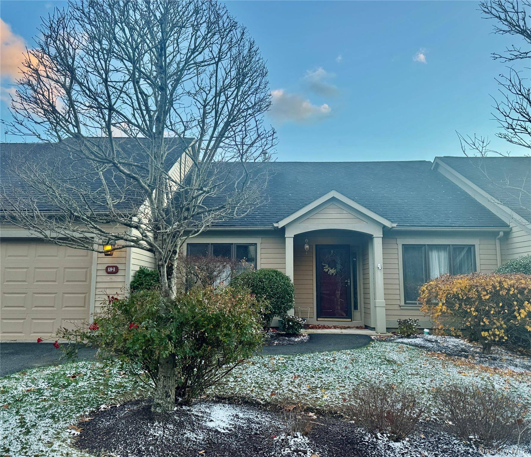 Discover the charm of the prestigious Heritage Hills community at an affordable price !