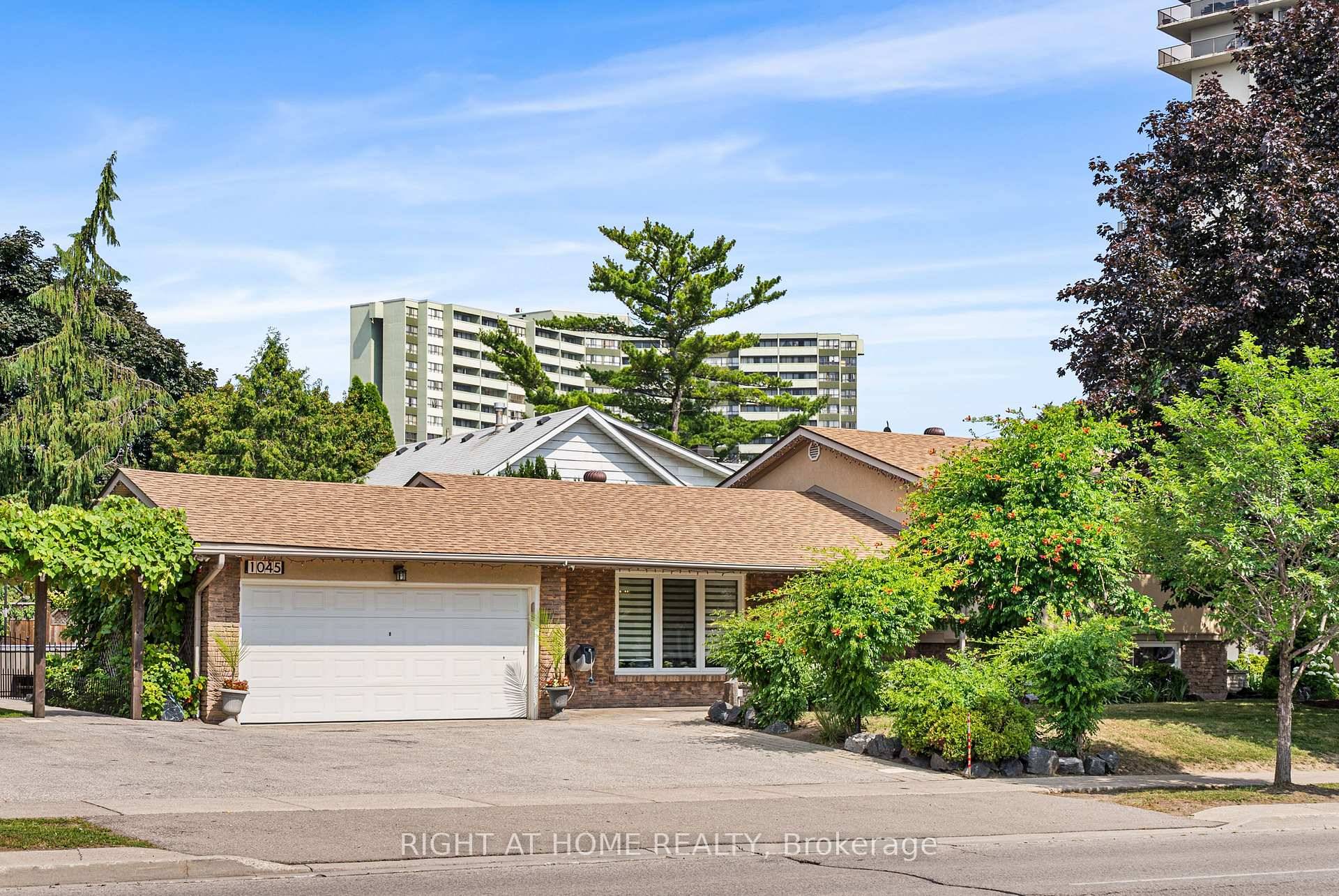 Rarely Offered Detached Corner Lot Four Side Split Home In Desirable Applewood Hills This Distinctive Property Combines Residential Comfort With A Fully Integrated Home Based Business Space, Well Maintained amp ...