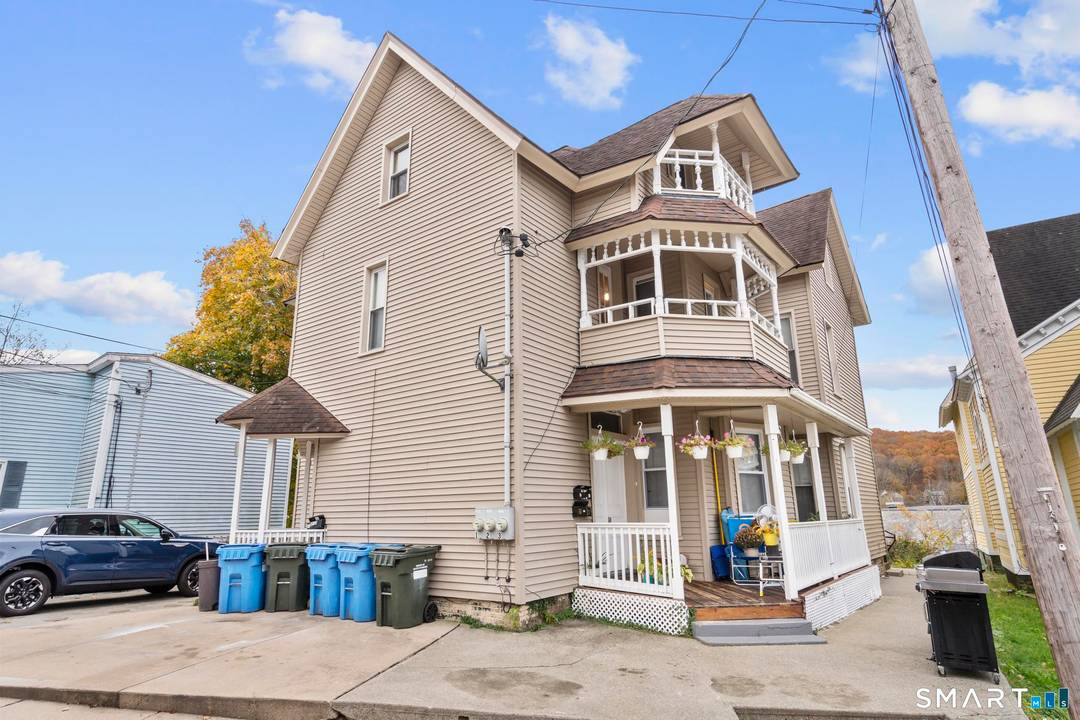 Perfect for owner occupant or investor.