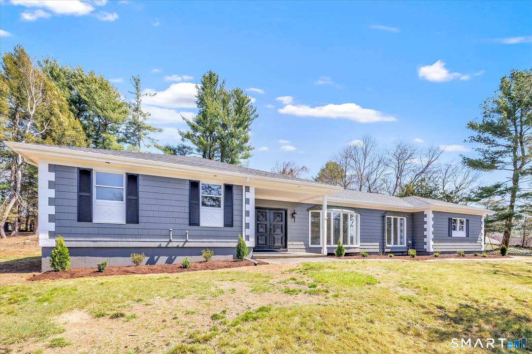 Take advantage of this rare opportunity to own a move in ready sprawling ranch in desirable Huntington, where style, space and location come together seamlessly on an almost 1 acre ...