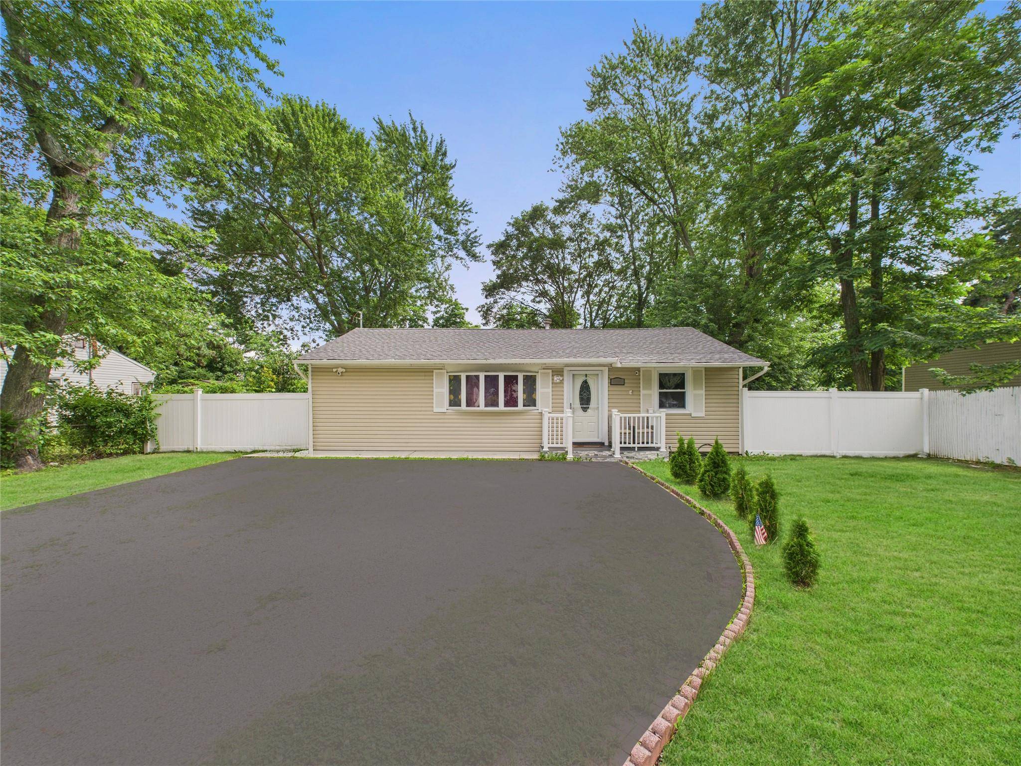 Don t miss the opportunity to own this beautifully maintained and move in ready single family home with a brand new roof 2023.