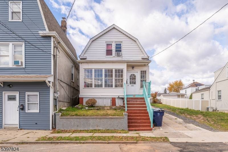 Great opportunity for buyers and investors with vision !