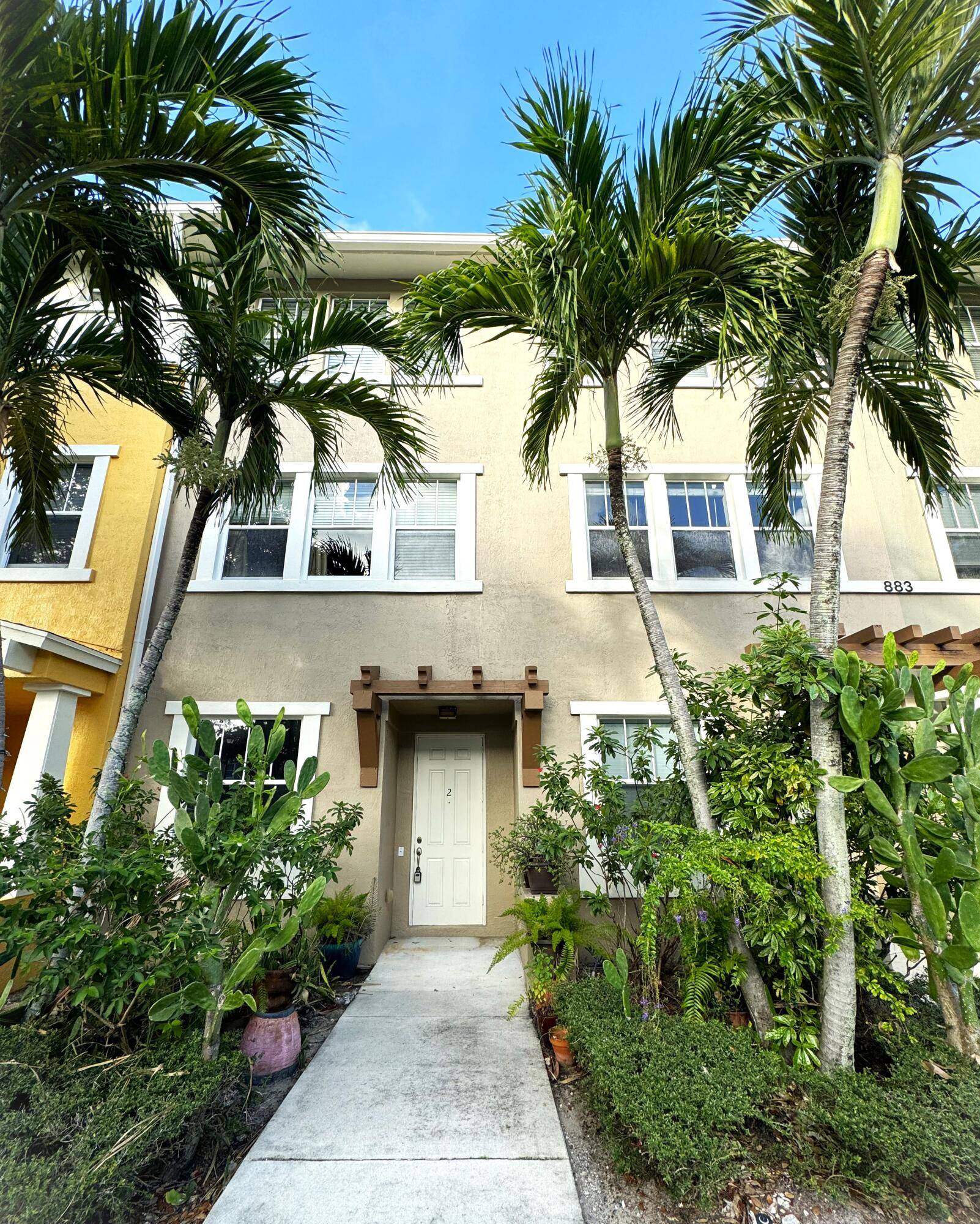 2 bed 2. 5 bath townhome with 1st floor office near everything !