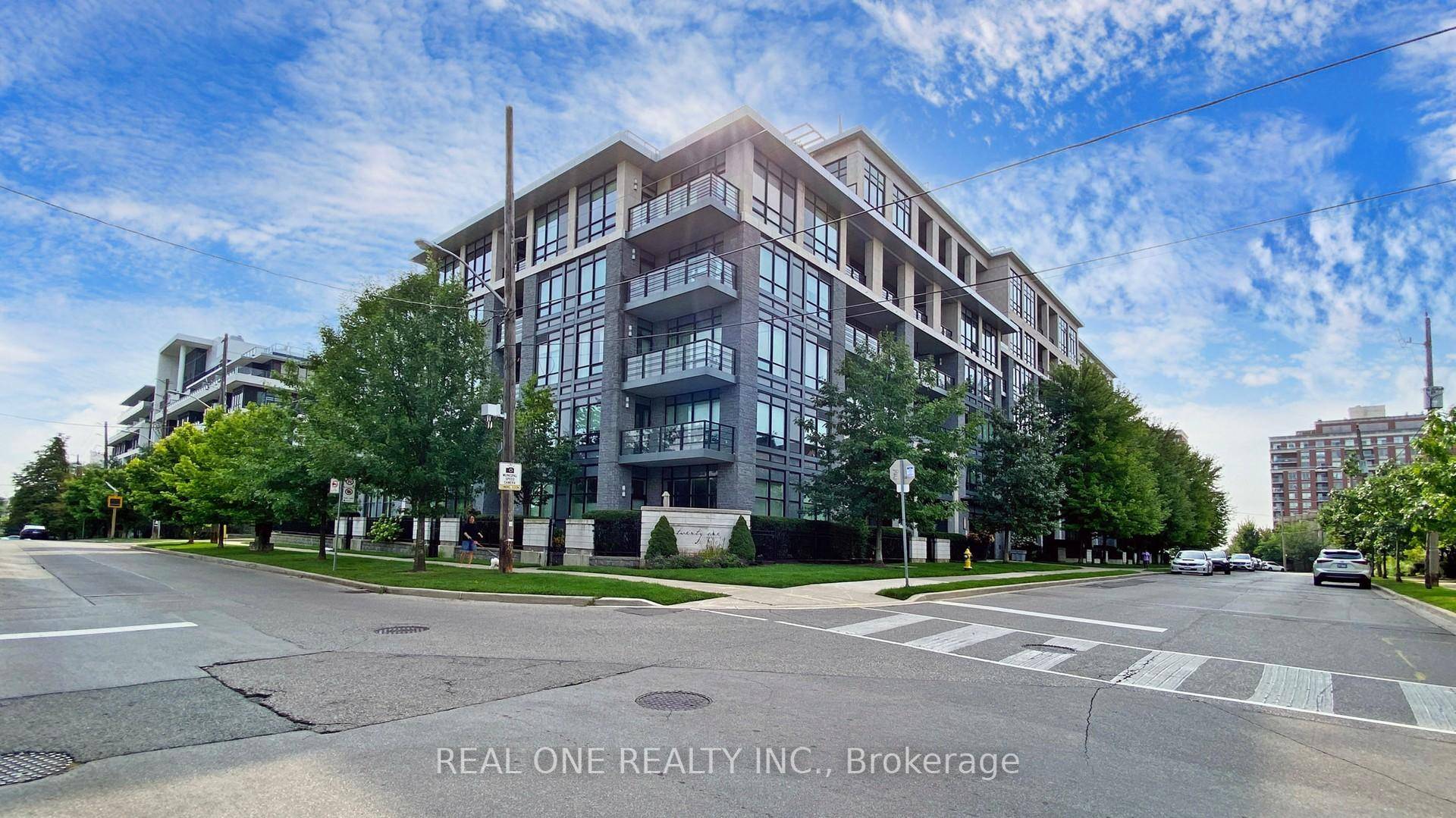 Luxurious Unbelievable 2 Bedroom Penthouse In The Heart Of Bayview Village !