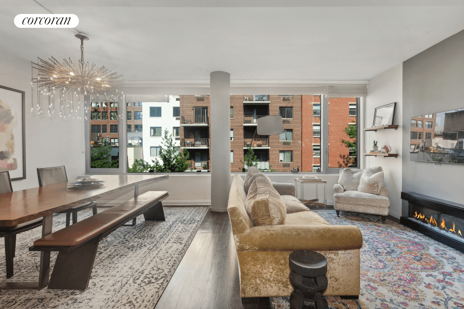 A Massive 2000 sqft 3 Bedroom 3 Bathroom House in One of The Most Desirable Award Winning Boutique Luxury Condominium Buildings in Prime Midtown !