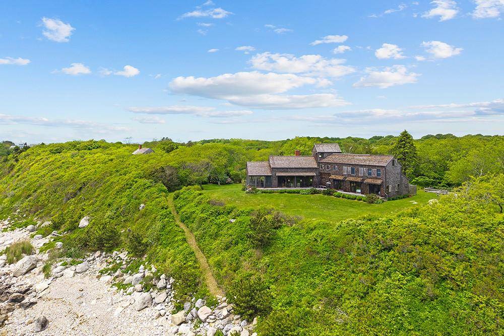 Enjoy year round access to beautiful Isabella beach and walking biking on the recreational path to the East End of the island.