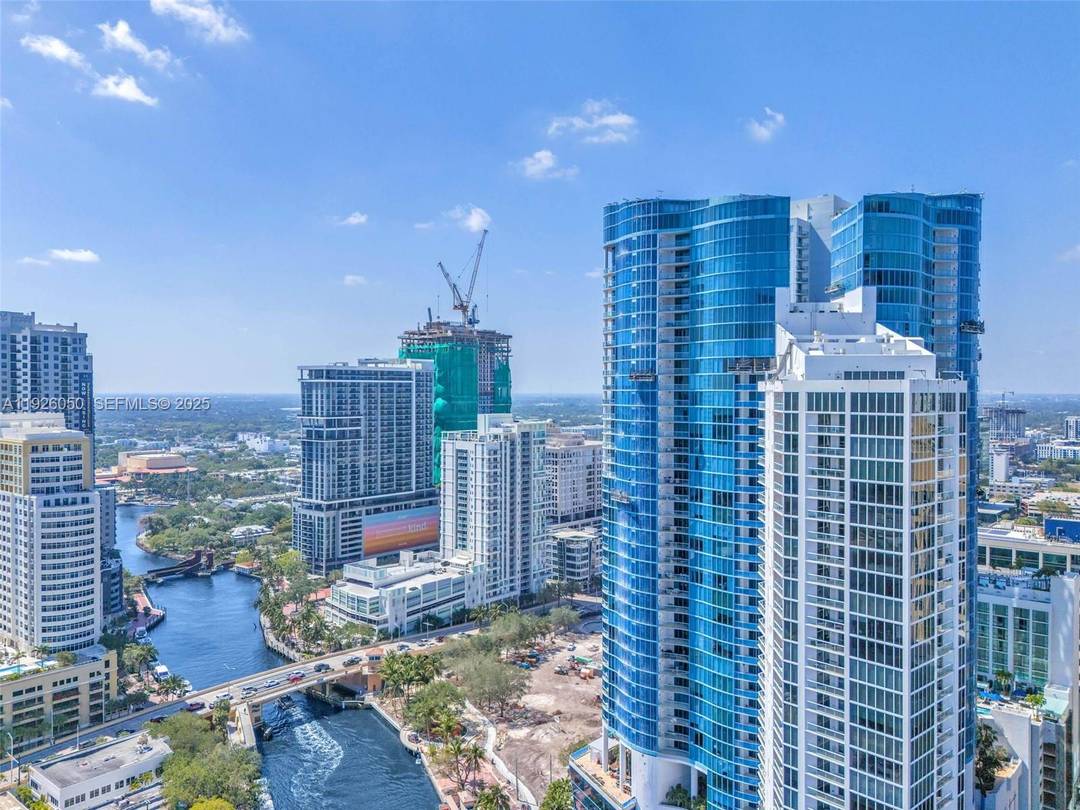 Motivated Seller ! Spacious 1 1.
