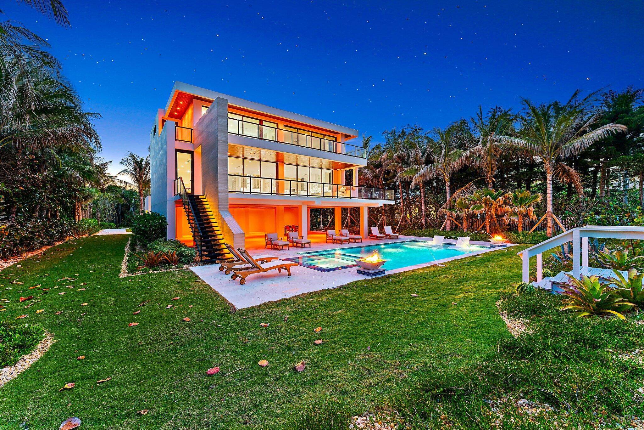 Welcome to Jupiter Island's newest modern beachfront masterpiece !