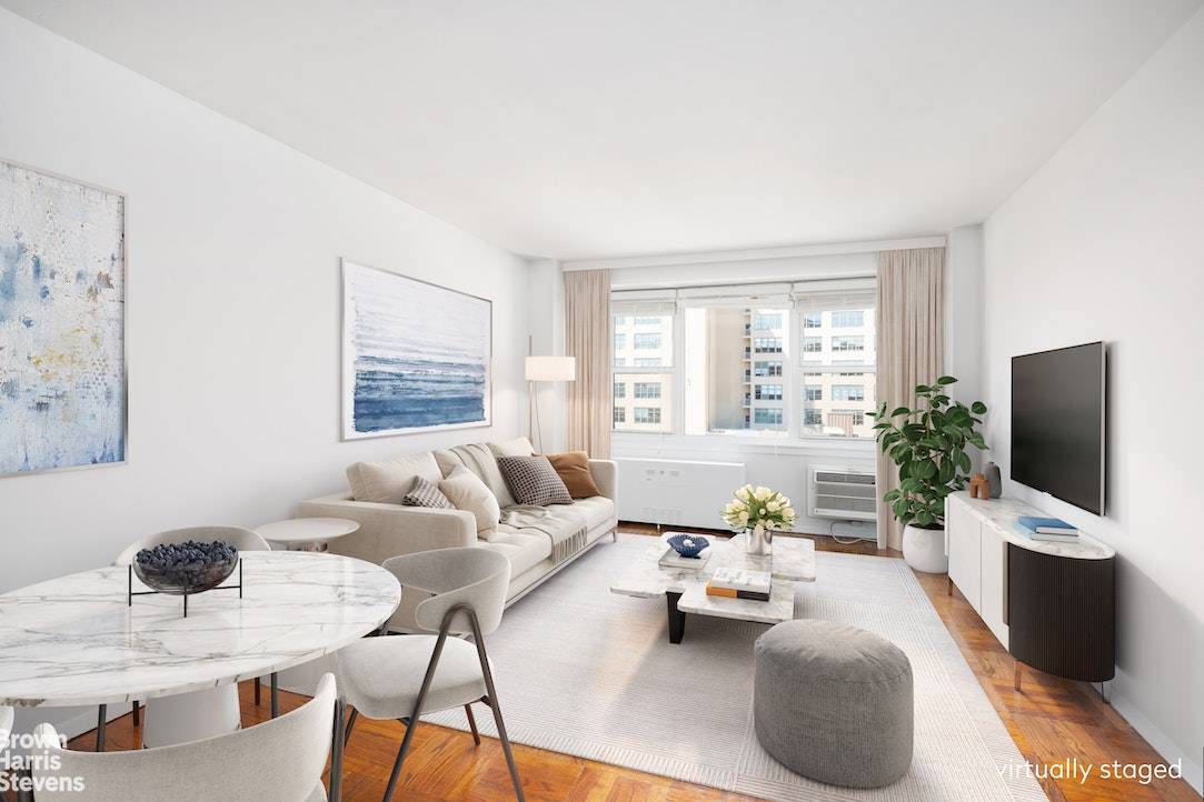 Cozy, high floor, west facing one bedroom quiet, well configured and ready for your vision.