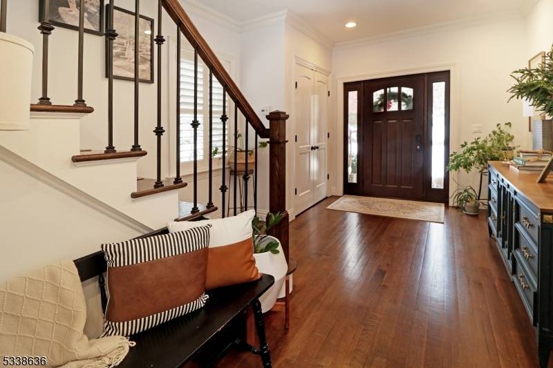 Luxury Rental with Exceptional Design !