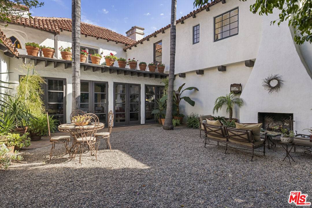 2801   Belden Dr 5BR Hollywood Hills East La