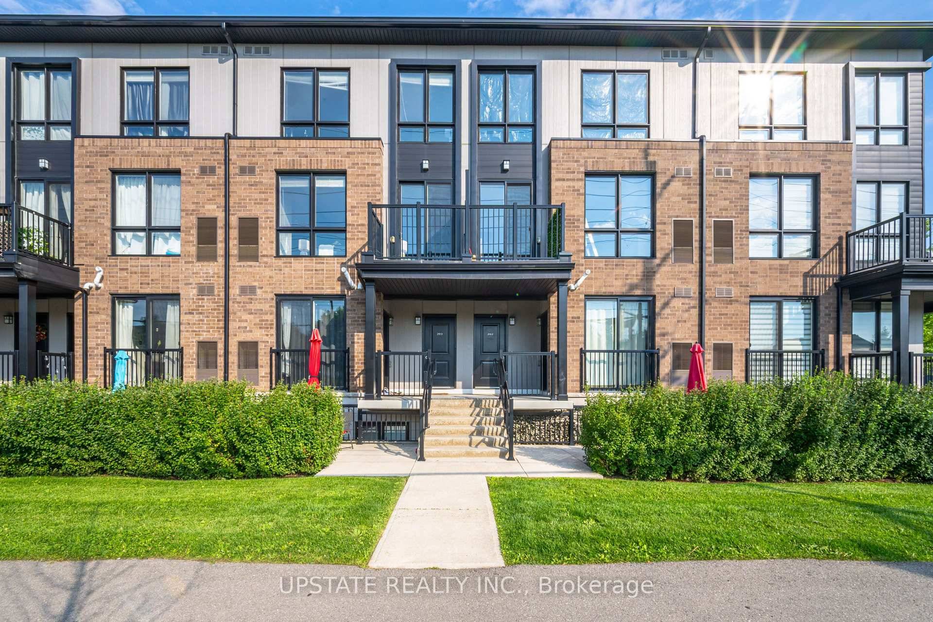 Lovely 2 bedroom stacked town home with 1200 sq.