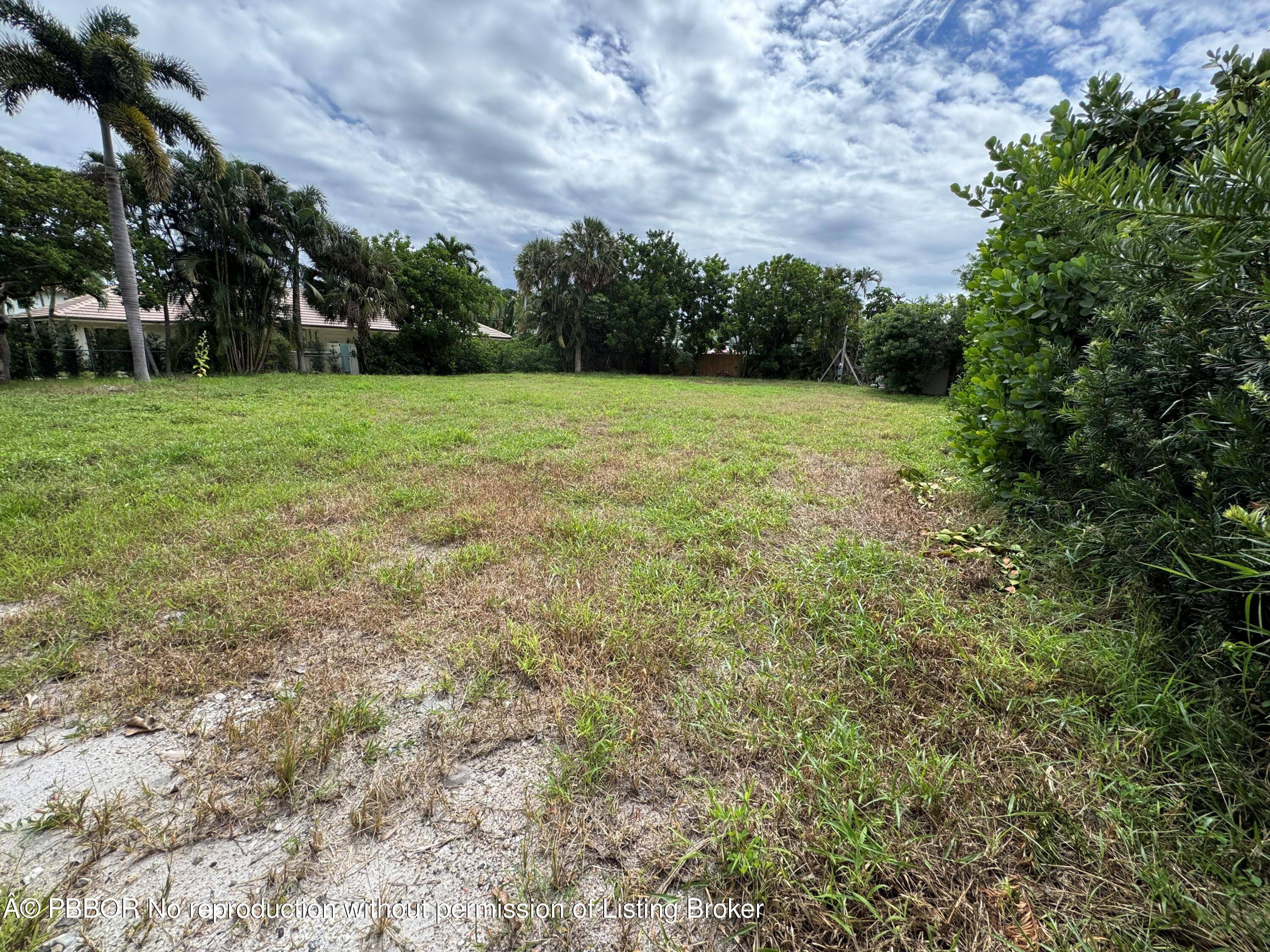 242 E Lakewood Road, West Palm Beach, FL 33405
