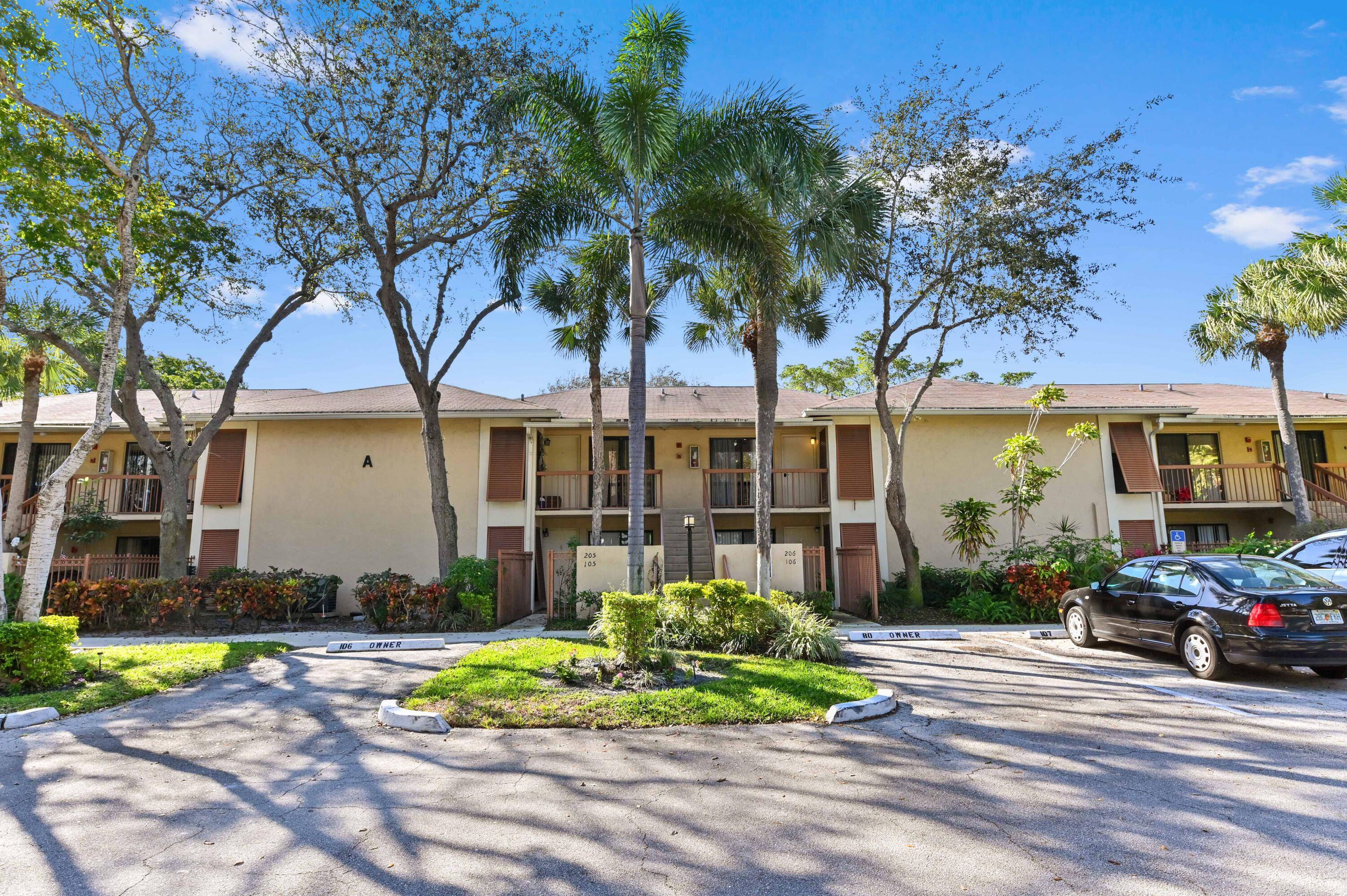 Welcome to this charming 2 bedroom, 2 bathroom upper level condo in the desirable Sanctuary Pines community of Boca Raton.