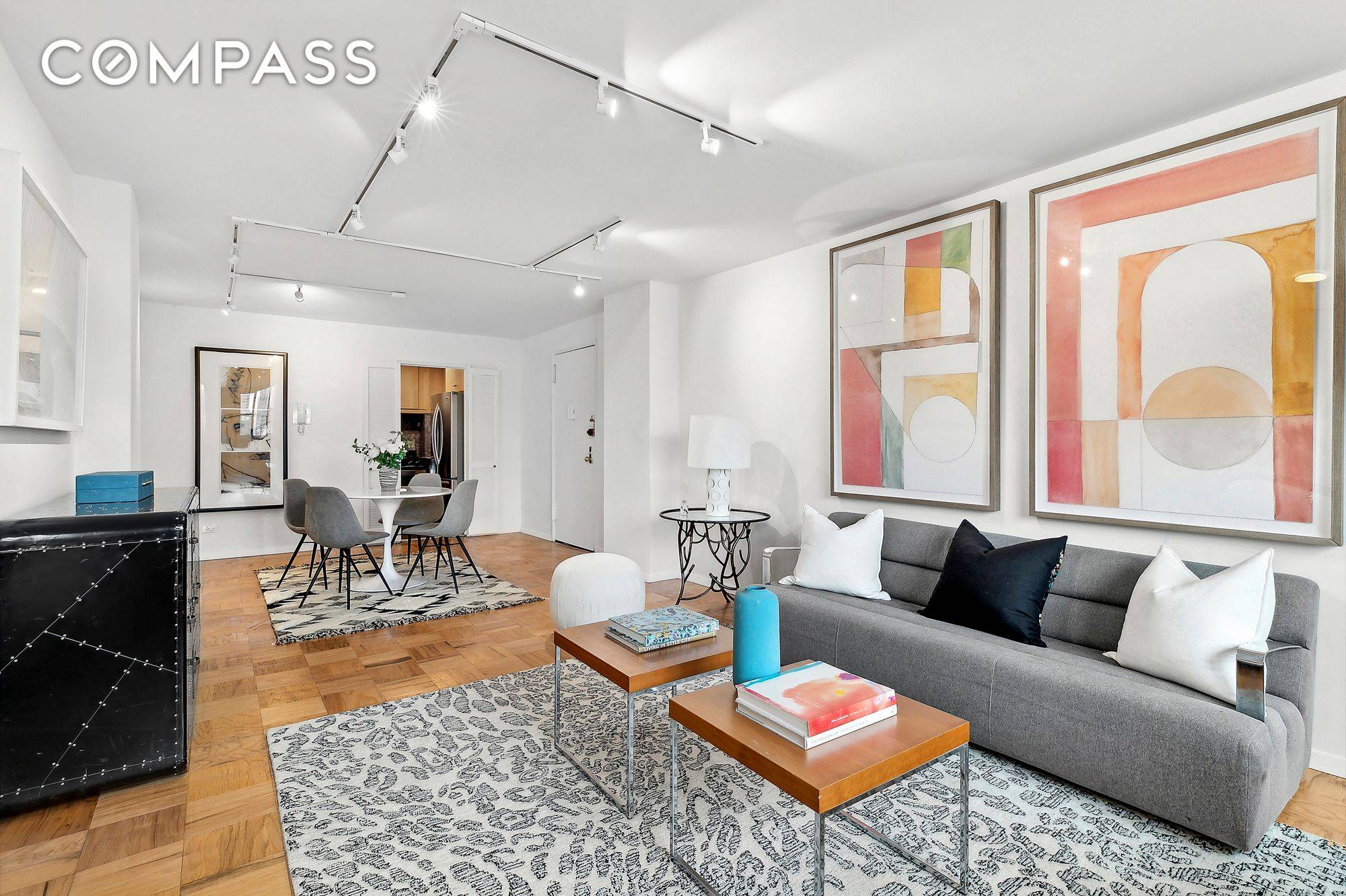 Welcome to the Vermeer, one of the premier Cooperatives in Chelsea.