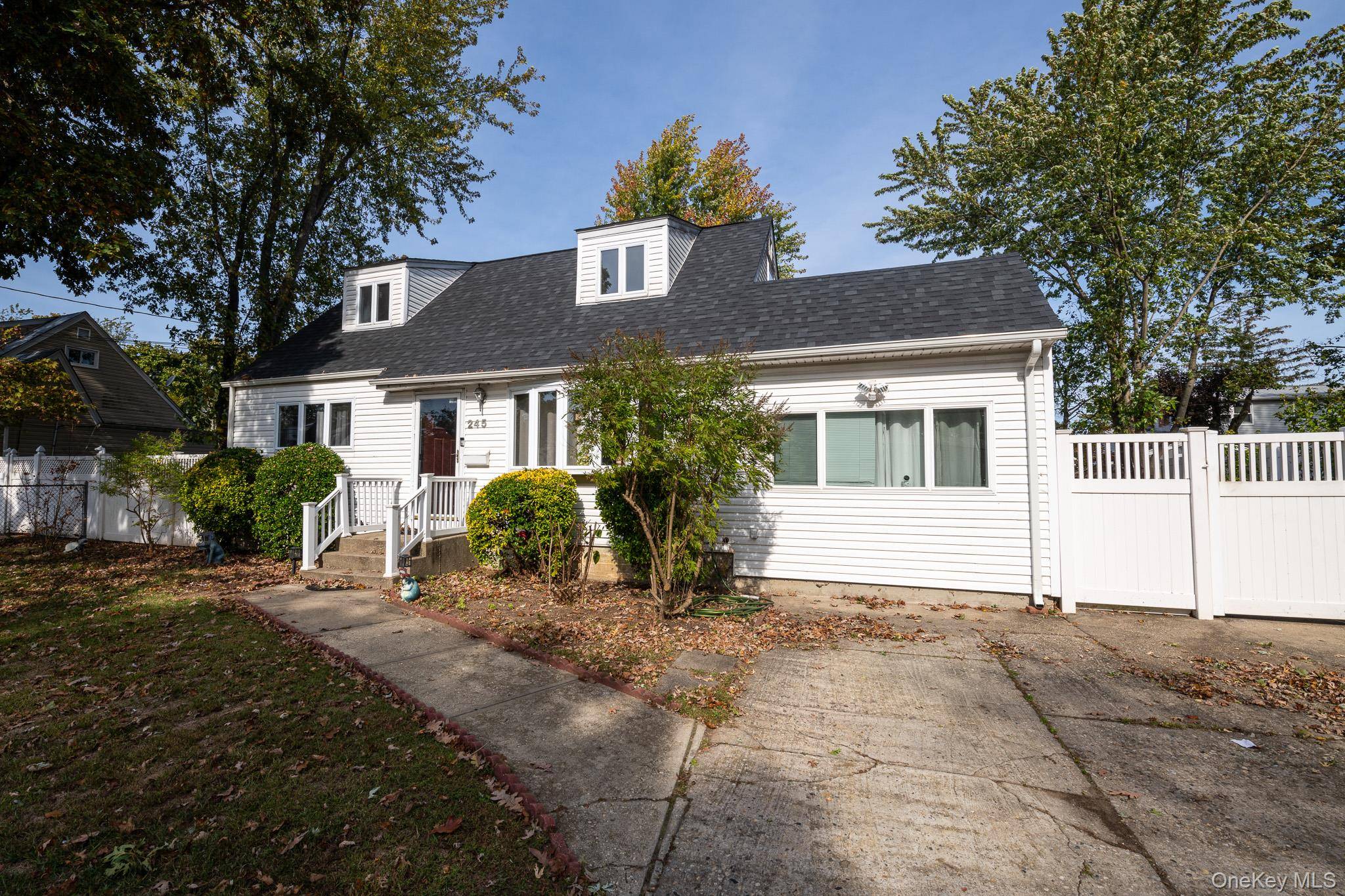Welcome to 245 Ackerman Street, a charming home located in the heart of Central Islip !