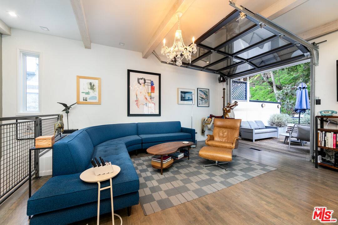 8328   Kirkwood Dr 2BR Hollywood Hills East La