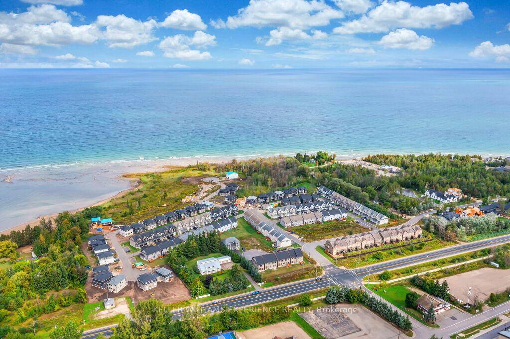 Annual Rental. Bright and spacious end unit townhouse in the private waterfront community of Village At Peak Bay.