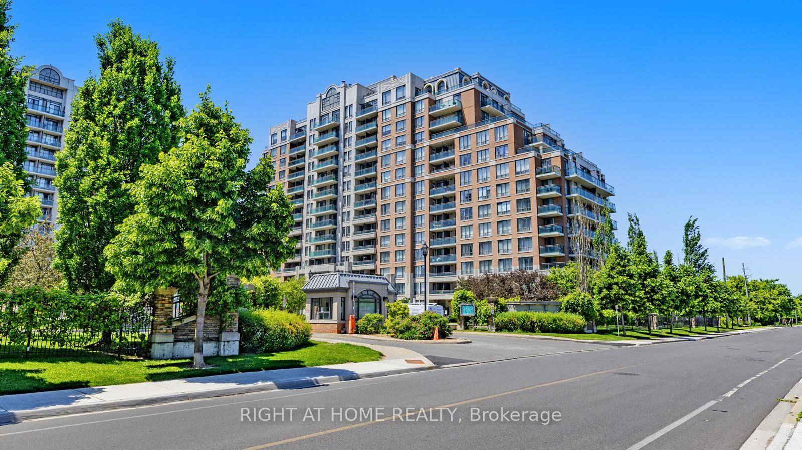 Welcome to Unit 817 at The Vineyards, a bright and stylish 1 bedroom den condo offering 637 sq ft of thoughtfully designed living space in one of Richmond Hills most ...