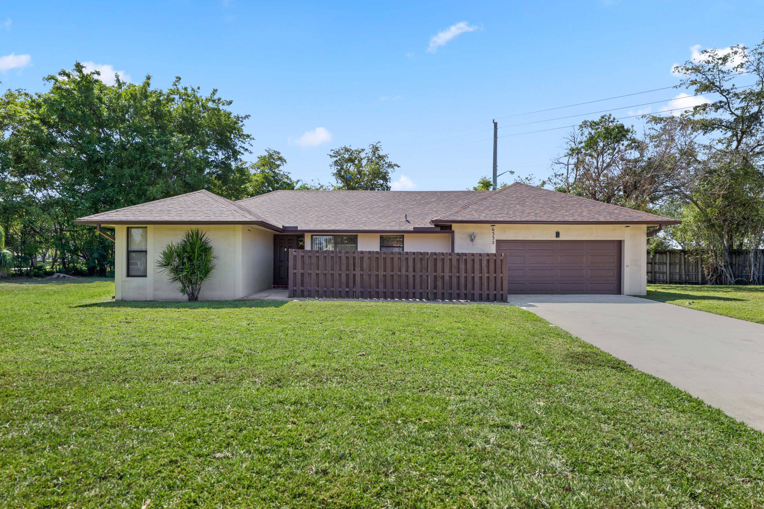 This single family home in 55 Coco Wood Lakes Delray Beach is ideal for an active lifestyle while still enjoying a single family home.