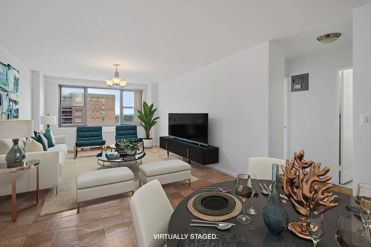 Back on market and NEWLY RENOVATED !