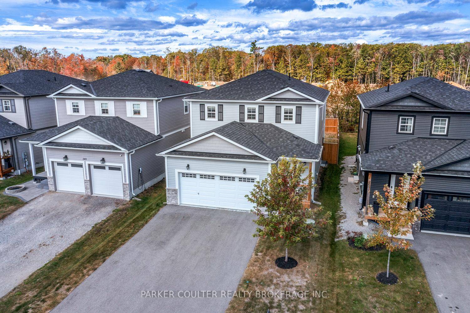 Newer build with upgraded finishes and layout !