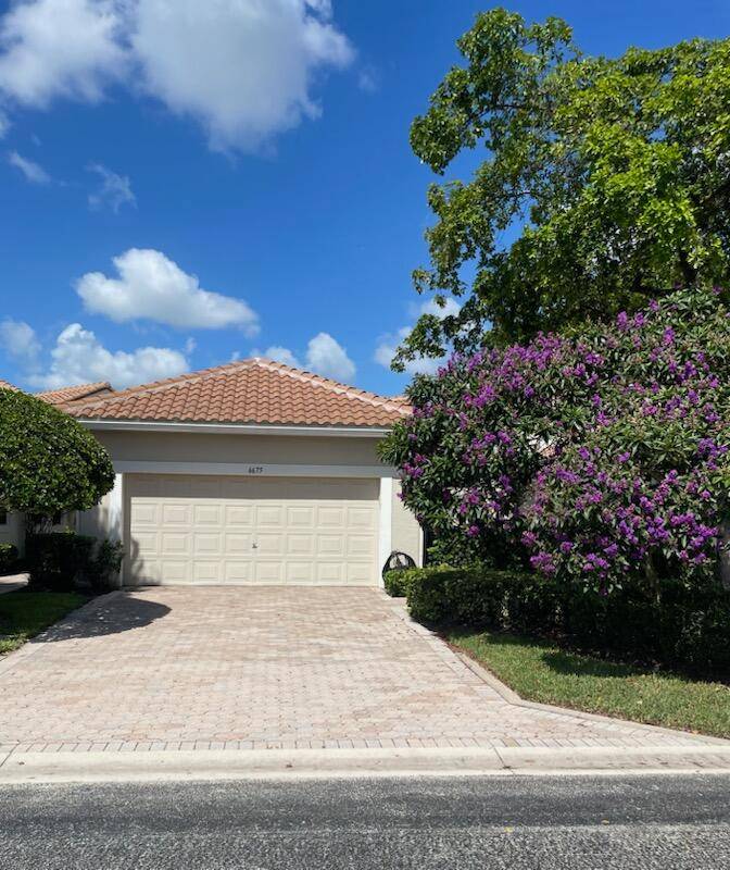 Lowest price One story 3 bedroom house with a pool in Broken Sound.