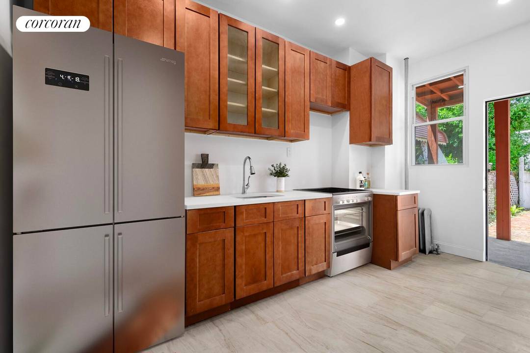 BACK ON THE MARKET VACANT amp ; WITH A NEW PRICE !