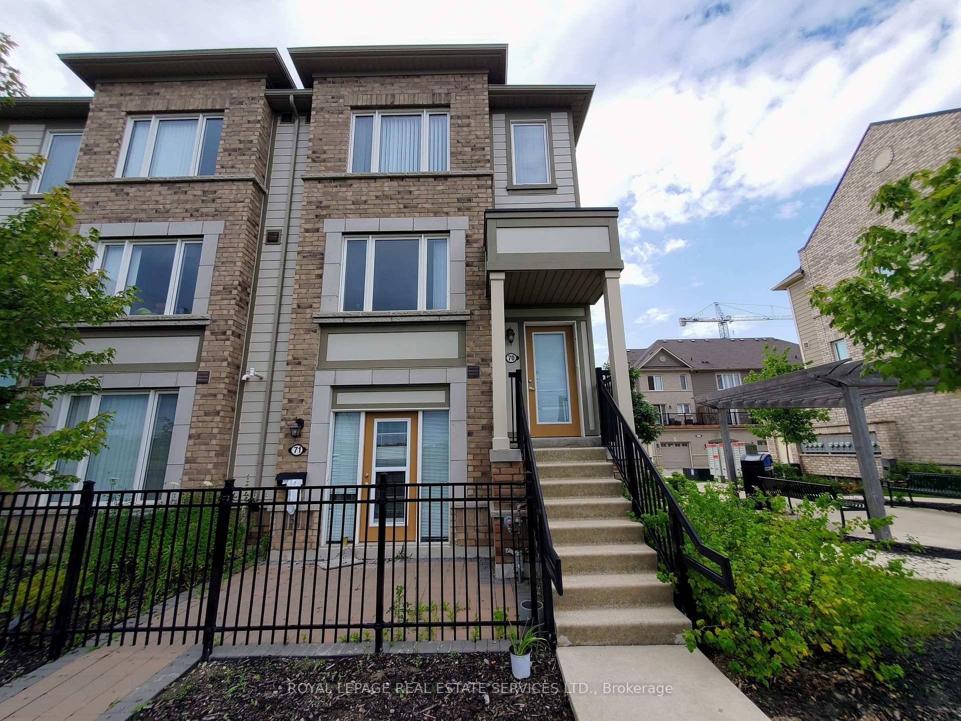 Discover this spacious stacked townhome in Brampton West, thoughtfully crafted by Daniels.