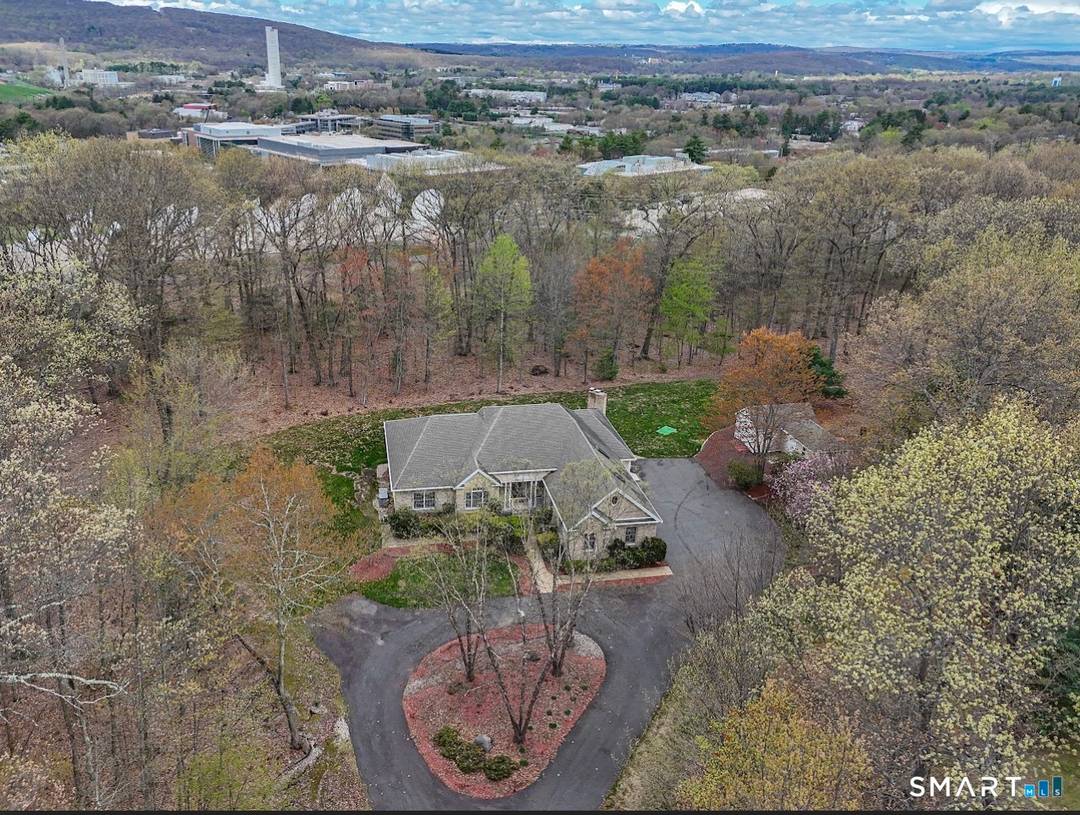 Experience one level living at 69 Elizabeth Drive in Southington, CT.