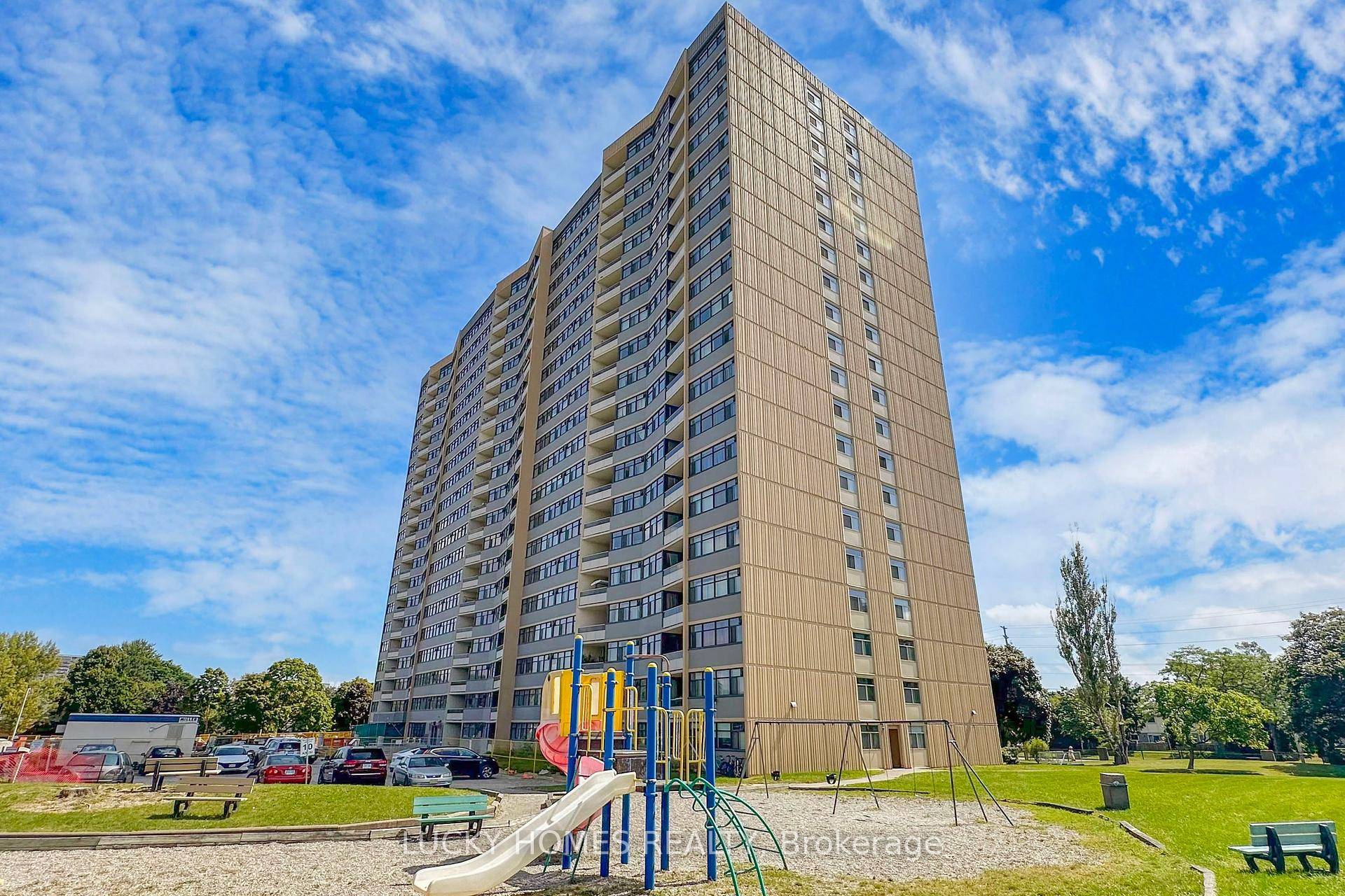 Welcome to this spacious 2 bedroom plus den unit in a highly desirable Warden amp ; Finch area.