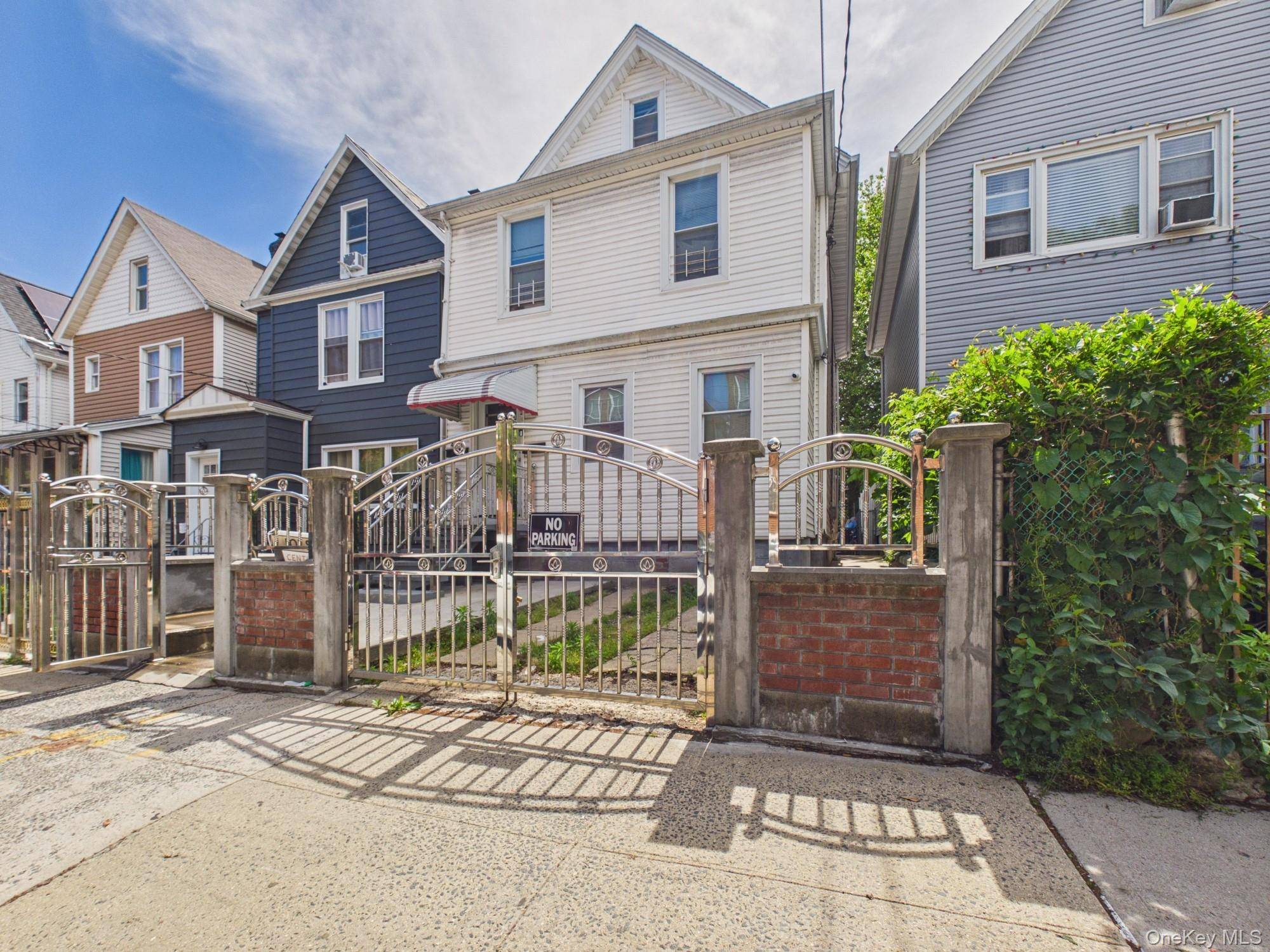Exceptional opportunity to own a well maintained 2 family duplex home in the desirable Wakefield section of the Bronx !