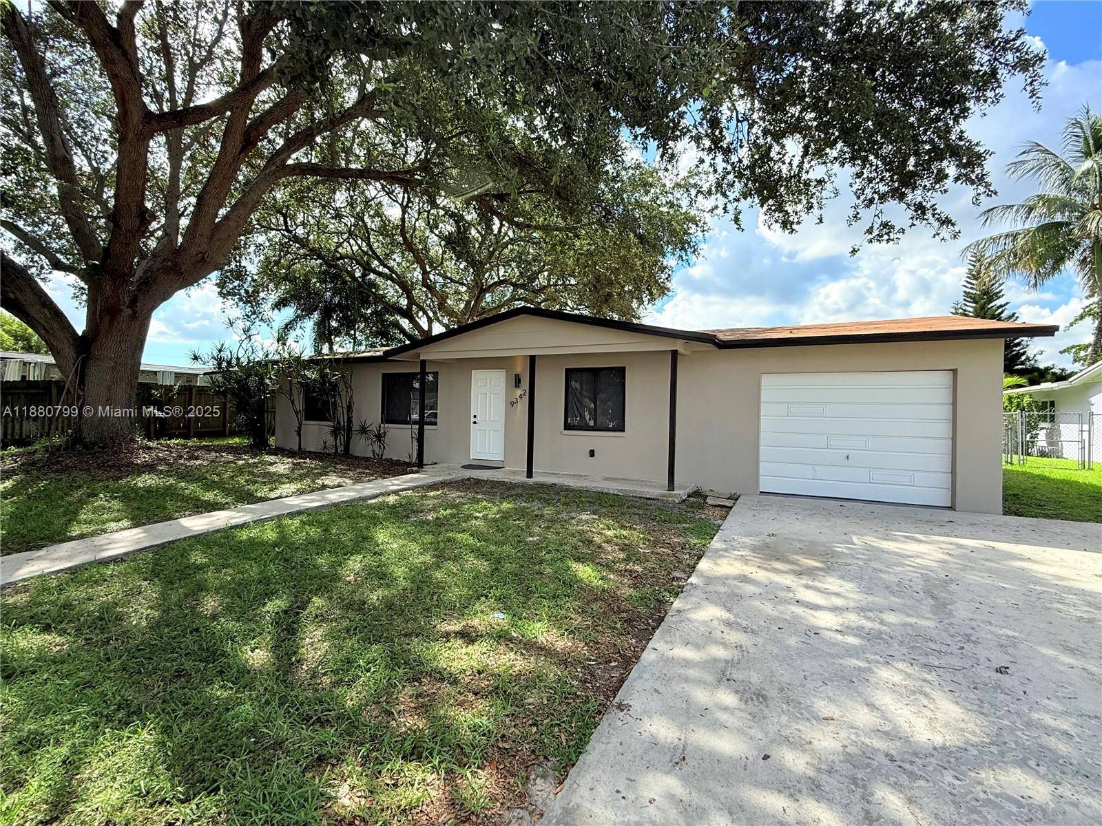 Beautiful 3 bedroom, 2 bathroom home located in the desirable Rainbow Lakes community.