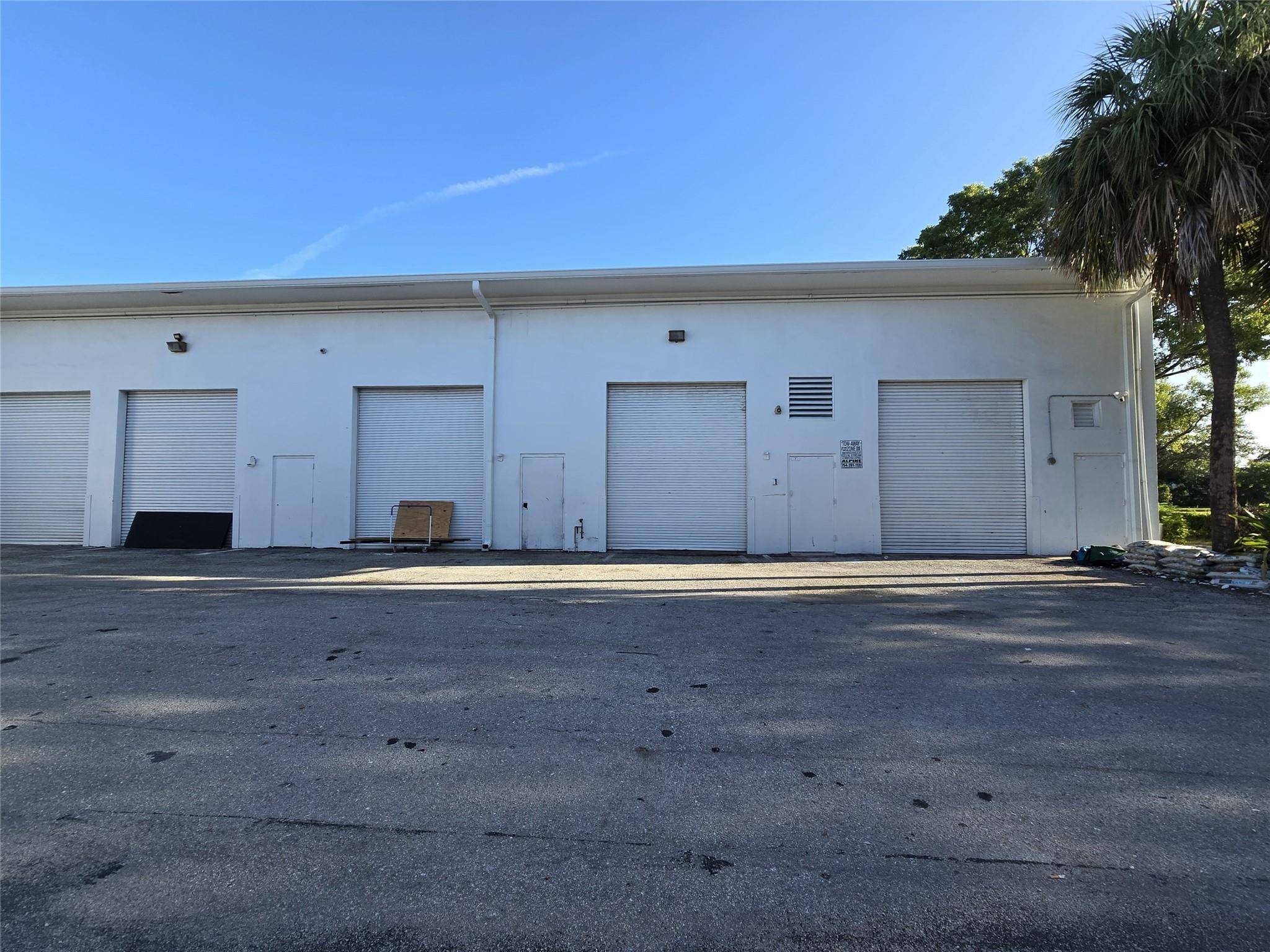 Full warehouse 100 A C available for lease in Coral Springs.