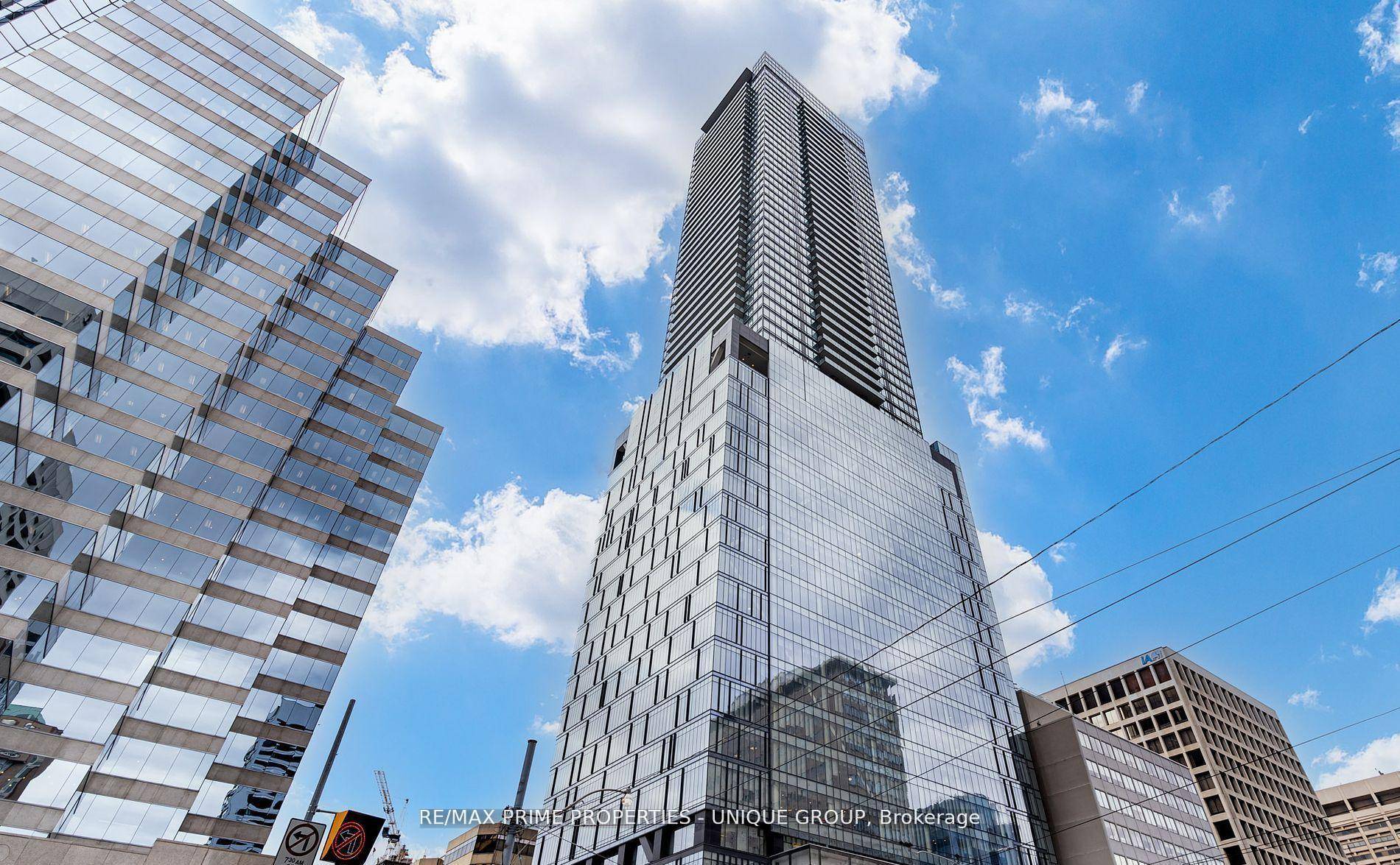 Downtown, Prime Location University Dundas Award Winning Landmark Building.