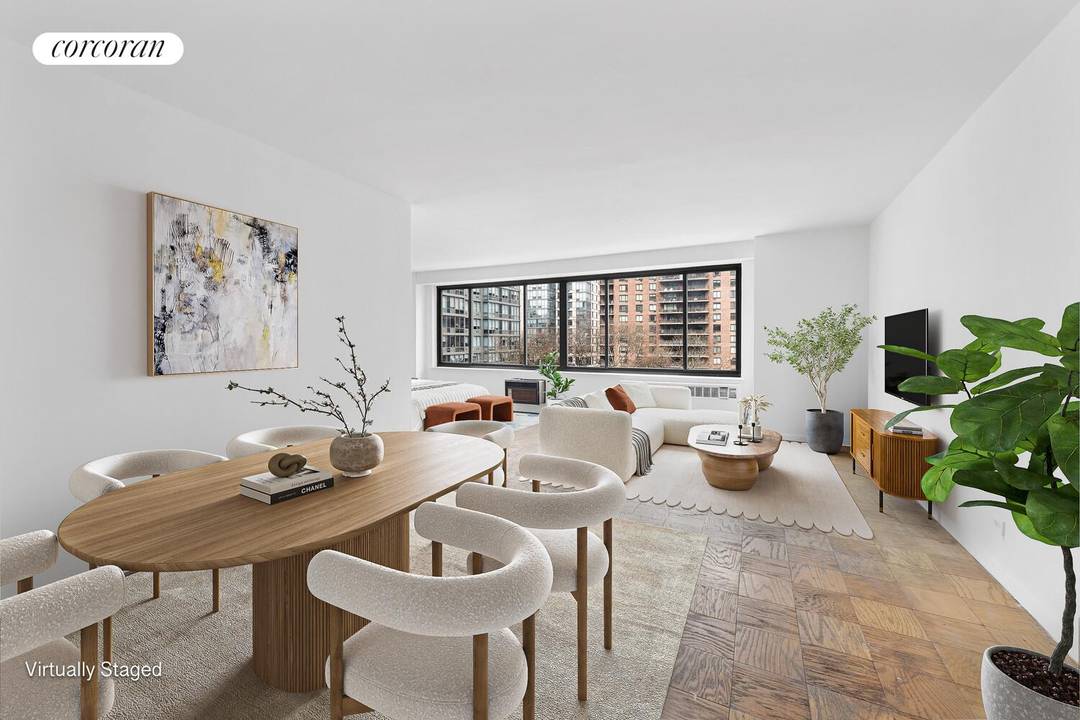 382 Central Park West, Apartment 5Y presents a rare estate sale opportunity to create a beautifully renovated home in one of the Upper West Side's most established full service condominiums.
