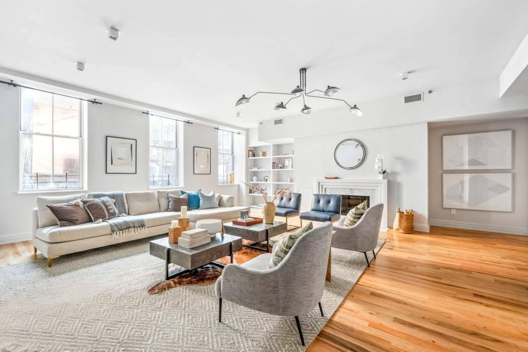 Experience spectacular, turnkey loft living in this full service condominium, located on one of Tribeca s most coveted cobblestoned blocks.